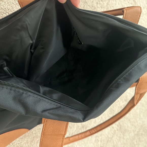 Duffle bag - Picture 2 of 7